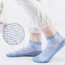Load image into Gallery viewer, Breathable Antibacterial Deodorant Socks for Men
